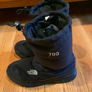 Black light weight snow boots